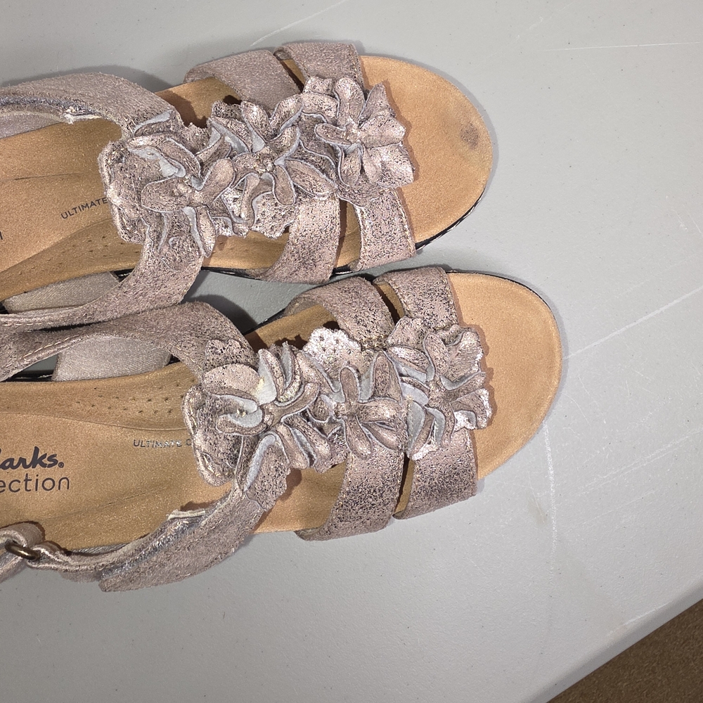 Clarks Collection Women’s Floral T-Strap Sandals in Metallic Taupe - Picture 4 of 10